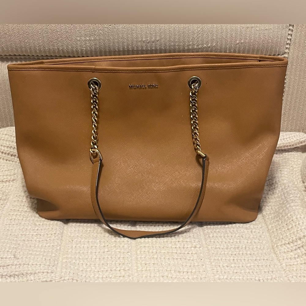 Michael Kors Jet Set Medium Saffiano Leather Tote Bag